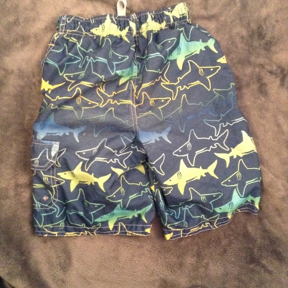 🏊🏽Boys Shark print swim trunks🏊🏽 - Picture 2 of 2